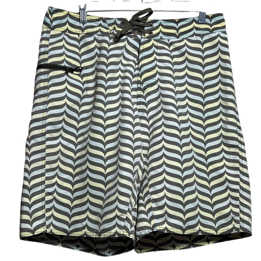 Patagonia Mens 33 Board Shorts Green Yellow Chevron Wave Print Swim Trunks 10 In